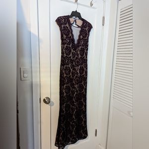 Betsy & Adam Formal maxi lace dress, purple size 6